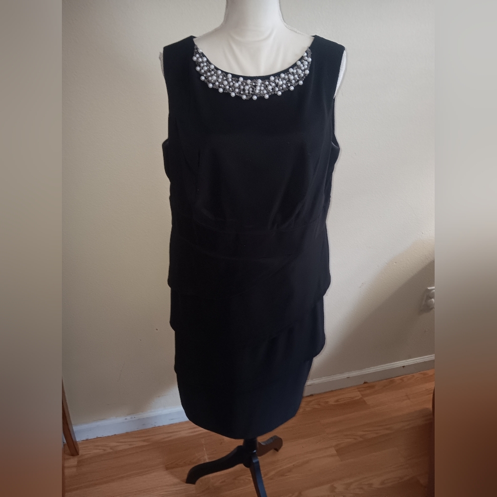 Womens size 14 cocktail / formal dress dress barn